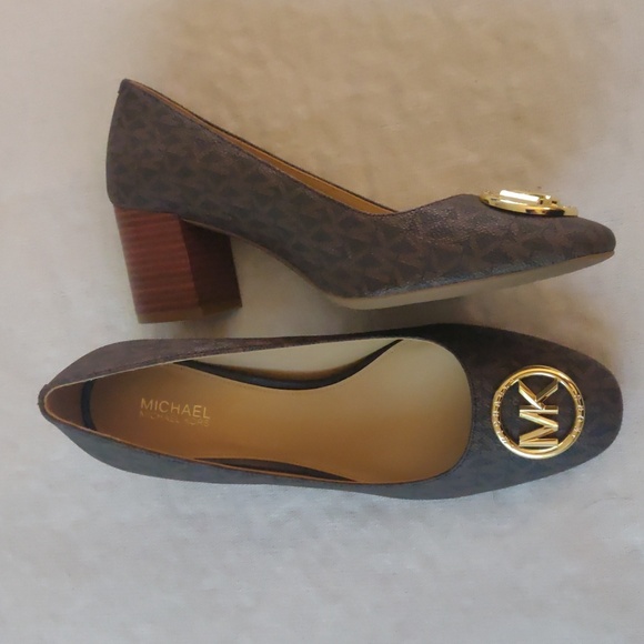 Michael Kors Block-Heeled Logo Print Shoes. Size 8 M. - Picture 1 of 14